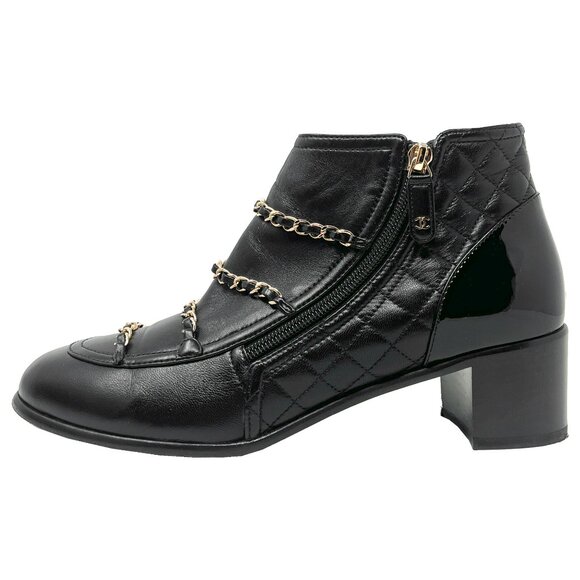 Chanel Gold Chain Gold Logo Black Quilted Leather Ankle Boots - Picture 1 of 11